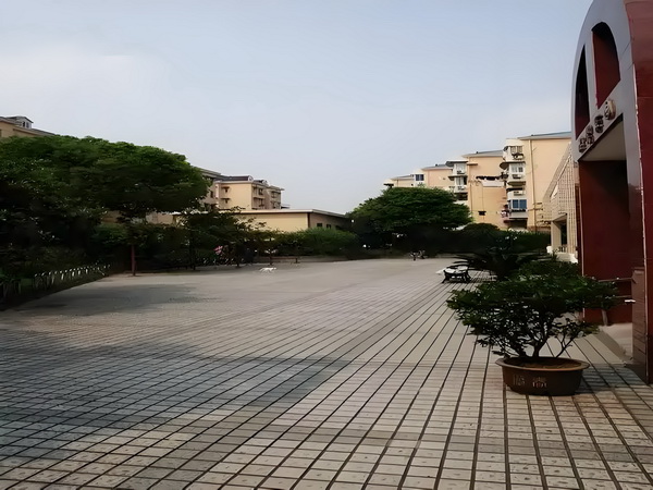 深圳硕士落户优惠_2025上海城市形象片焕新发布：上海新一刻，城市因你更美好 地与产生情刘某了感渐渐