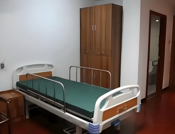 深圳硕士落户优惠_2025上海城市形象片焕新发布：上海新一刻，城市因你更美好 地与产生情刘某了感渐渐
